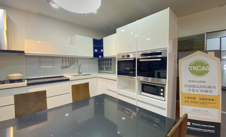 廚房常納入規劃的設備-電器櫃